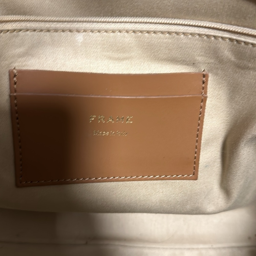 FRAME le signature tote bag in Camel color. - Picture 7 of 7